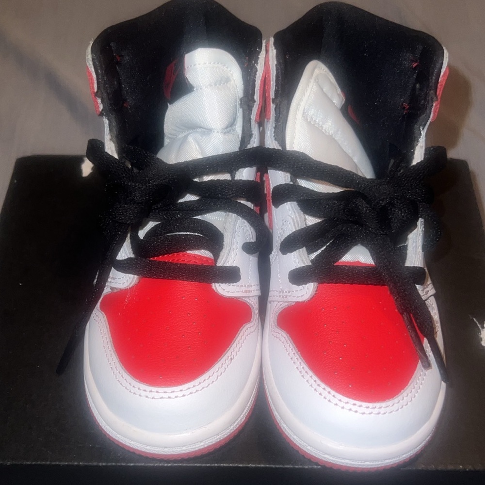 Kids Jordan 1’s